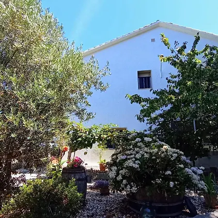 Dom wakacyjny Con Piscina La Arboleda